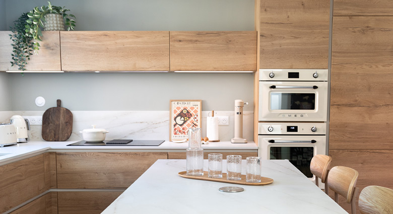 Chic Scandinave alliance du Blanc et du Bois Clair. cuisine-chic-scandinave-blanc-bois